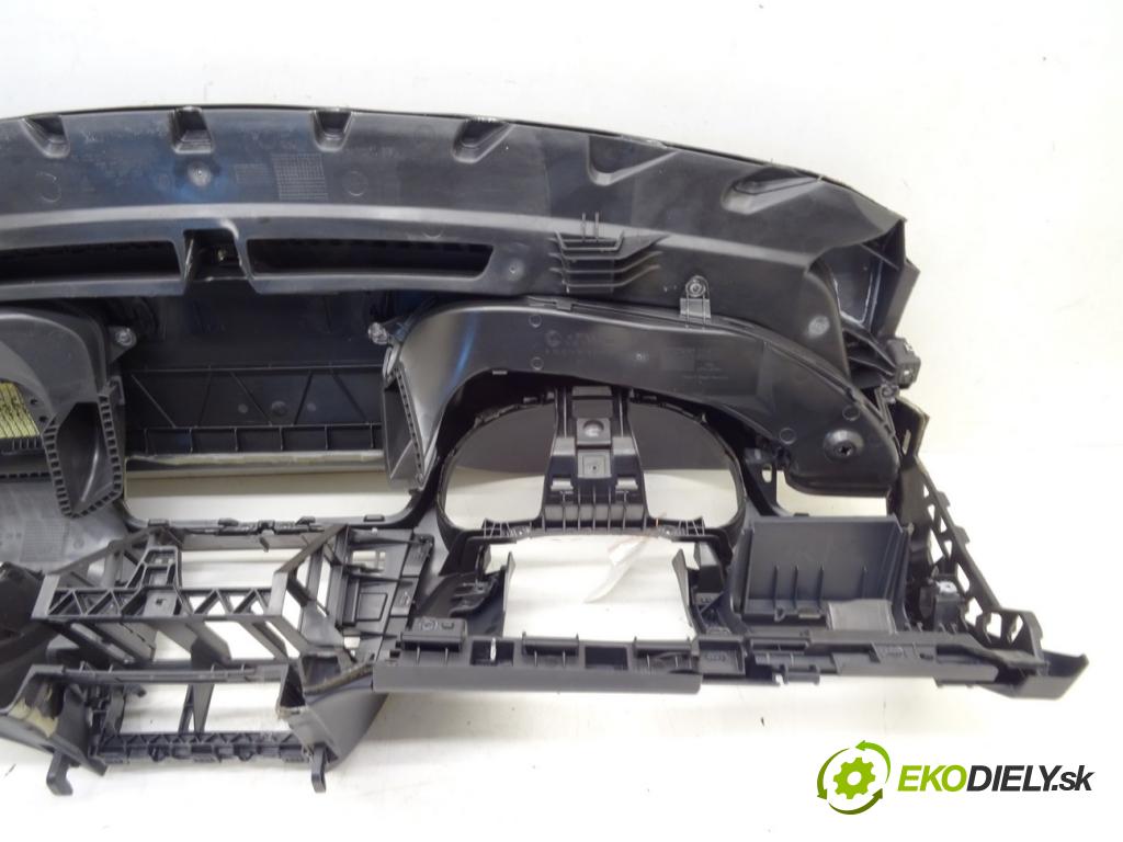 SKODA OCTAVIA III Combi (5E5, 5E6) 2012 - 2022    2.0 TDI RS 135 kW [184 KM] olej napędowy 2013 - 20  palubní doska  (Palubní desky)