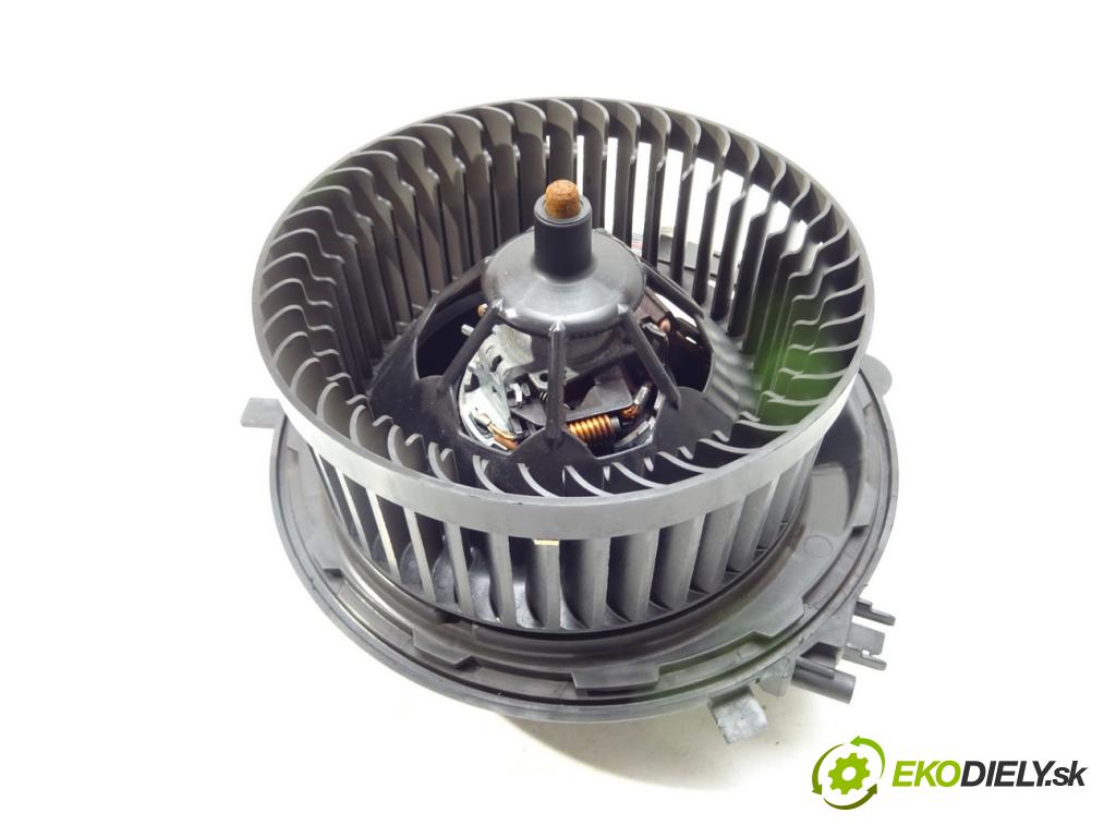 SKODA OCTAVIA III Combi (5E5, 5E6) 2012 - 2022    2.0 TDI RS 135 kW [184 KM] olej napędowy 2013 - 20  ventilátor topení 5Q1819021F (Ventilátory topení)