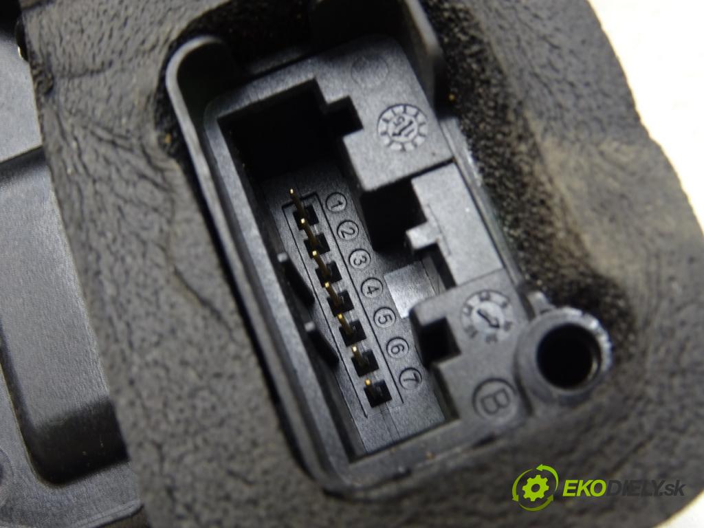 SKODA OCTAVIA III Combi (5E5, 5E6) 2012 - 2022    2.0 TDI RS 135 kW [184 KM] olej napędowy 2013 - 20  zámok přední část pravý 5E1837016B