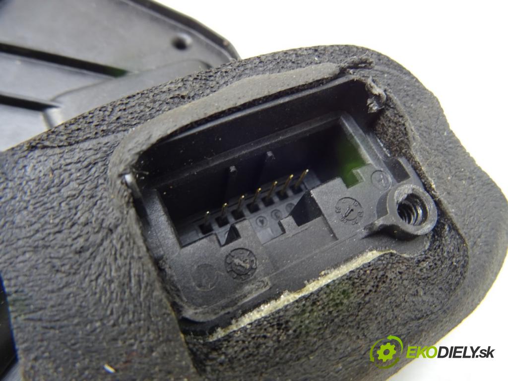 SKODA OCTAVIA III Combi (5E5, 5E6) 2012 - 2022    2.0 TDI RS 135 kW [184 KM] olej napędowy 2013 - 20  zámok zadní část levý 5E0839015B