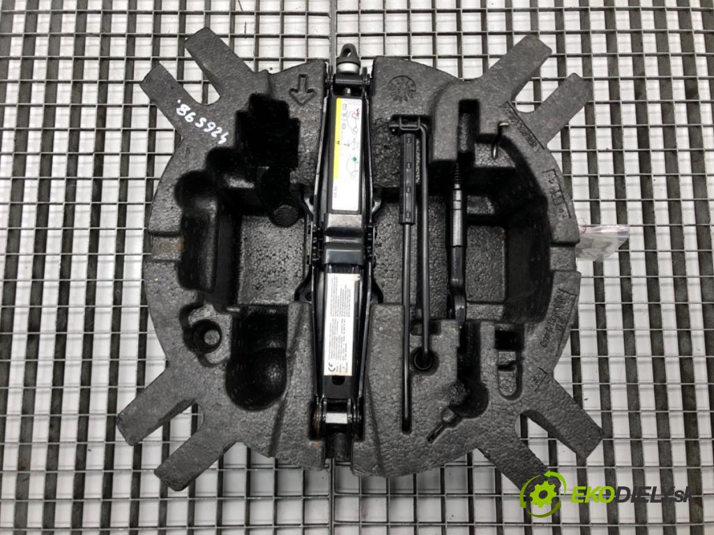 SKODA OCTAVIA III Combi (5E5, 5E6) 2012 - 2022    2.0 TDI RS 135 kW [184 KM] olej napędowy 2013 - 20  Súprava naradí Mechanizmus 5E0012115J (Ostatné)