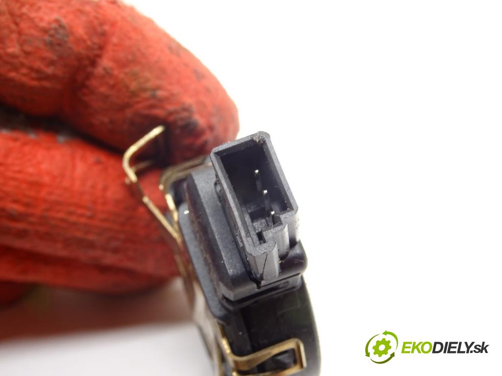 SKODA OCTAVIA III Combi (5E5, 5E6) 2012 - 2022    2.0 TDI RS 135 kW [184 KM] olej napędowy 2013 - 20  Snímač dažďa 5Q0955547B (Snímače dažďa)