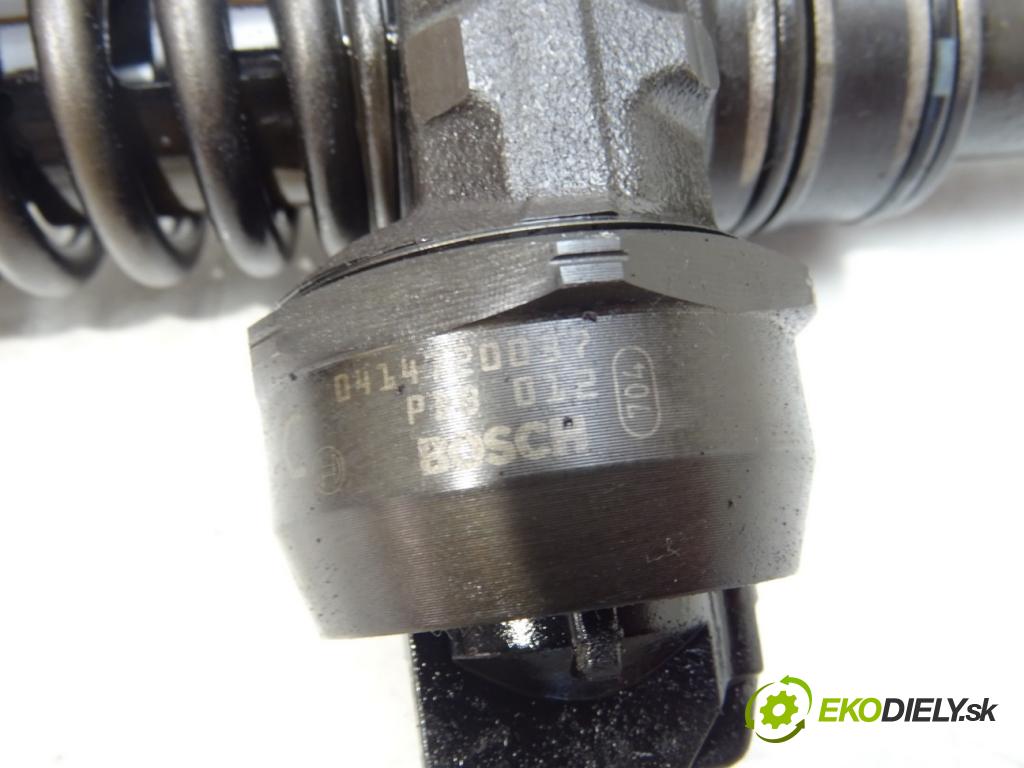 SEAT IBIZA III (6L1) 2002 - 2009    1.9 TDI 74 kW [100 KM] olej napędowy 2002 - 2009  vstrekovače 038130073AJ (Vstrekovače)