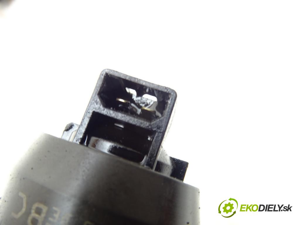 SEAT IBIZA III (6L1) 2002 - 2009    1.9 TDI 74 kW [100 KM] olej napędowy 2002 - 2009  vstrekovače 038130073AJ (Vstrekovače)