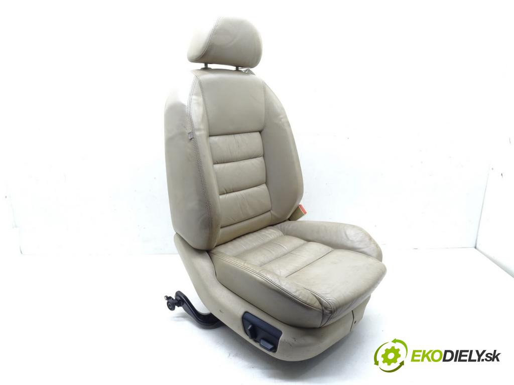 SKODA SUPERB I (3U4) 2001 - 2008    2.5 TDI 120 kW [163 KM] olej napędowy 2003 - 2008  sedadlo pravý  (Sedačky, sedadla)