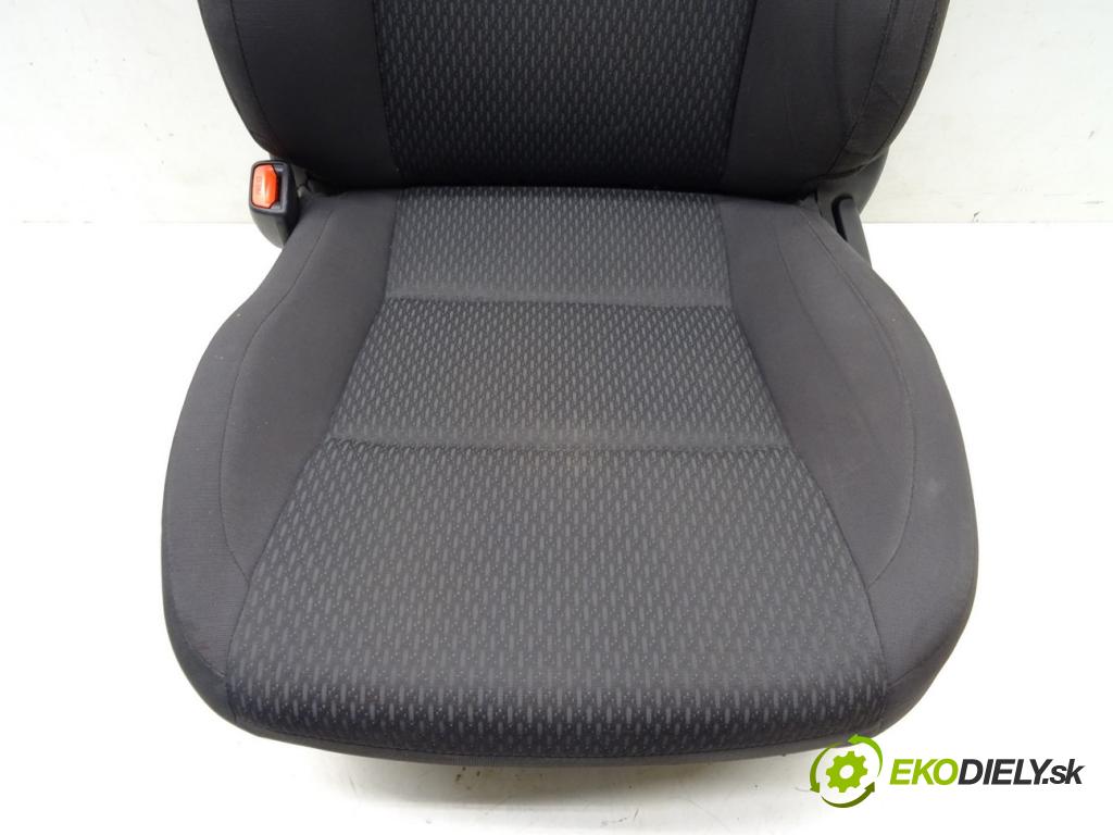 TOYOTA COROLLA sedan (_E18_, ZRE1_) 2013 - 2019    1.6 (ZRE181_) 97 kW [132 KM] benzyna 2013 - 2018  Sedadlo ľavy  (Sedačky, sedadlá)