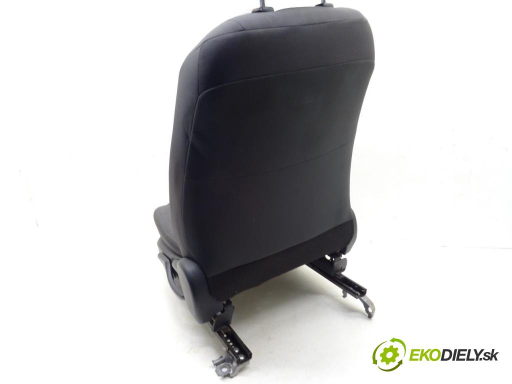 TOYOTA COROLLA sedan (_E18_, ZRE1_) 2013 - 2019    1.6 (ZRE181_) 97 kW [132 KM] benzyna 2013 - 2018  Sedadlo ľavy  (Sedačky, sedadlá)