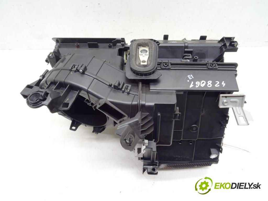 TOYOTA COROLLA sedan (_E18_, ZRE1_) 2013 - 2019    1.6 (ZRE181_) 97 kW [132 KM] benzyna 2013 - 2018  Výhrevné teleso, radiátor kúrenia KOMBAJN 87010-02Q41