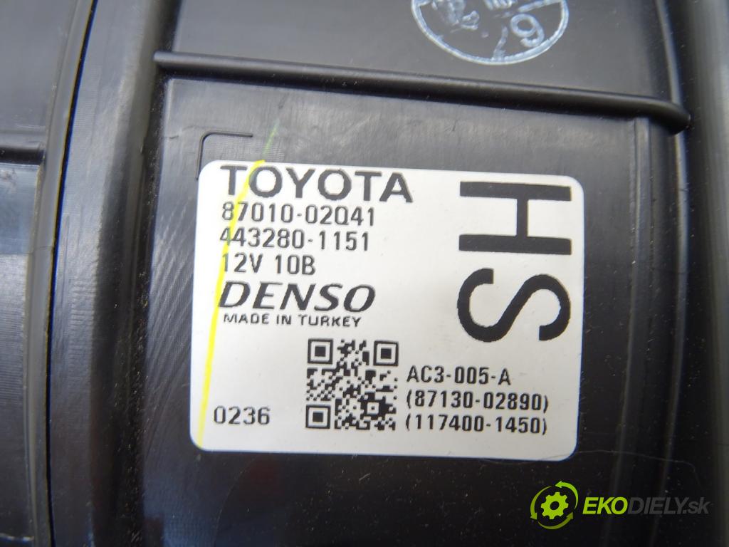 TOYOTA COROLLA sedan (_E18_, ZRE1_) 2013 - 2019    1.6 (ZRE181_) 97 kW [132 KM] benzyna 2013 - 2018  Výhrevné teleso, radiátor kúrenia KOMBAJN 87010-02Q41