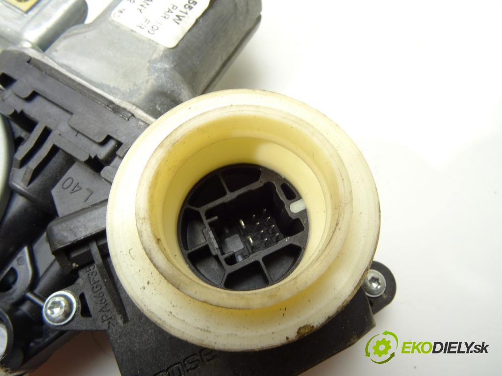 TOYOTA COROLLA sedan (_E18_, ZRE1_) 2013 - 2019    1.6 (ZRE181_) 97 kW [132 KM] benzyna 2013 - 2018  mechanismus okna přední část levý 69820-02620