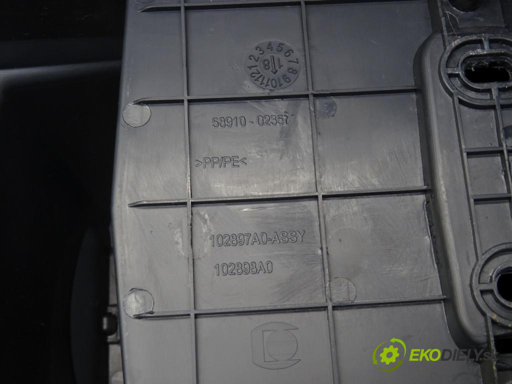 TOYOTA COROLLA sedan (_E18_, ZRE1_) 2013 - 2019    1.6 (ZRE181_) 97 kW [132 KM] benzyna 2013 - 2018  Tunel stredový Lakťová opierka