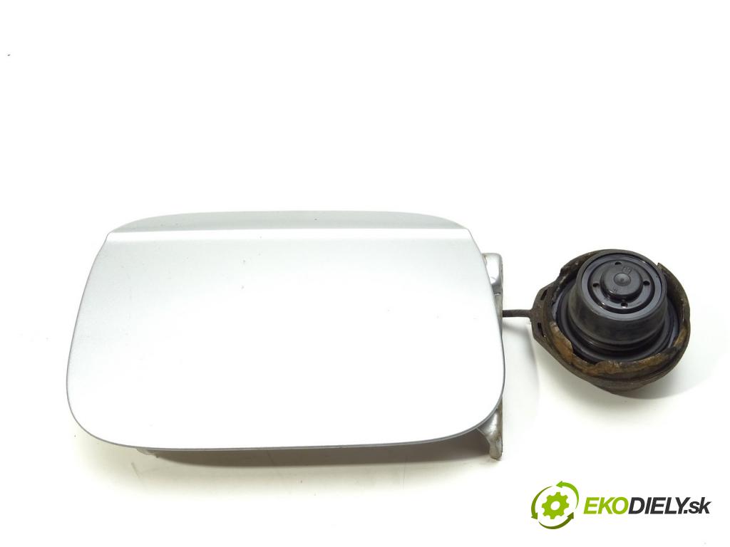 SEAT EXEO (3R2) 2008 - 2013    1.6 75 kW [102 KM] benzyna 2009 - 2010  Dvierka nádrže paliva  (Ostatné)