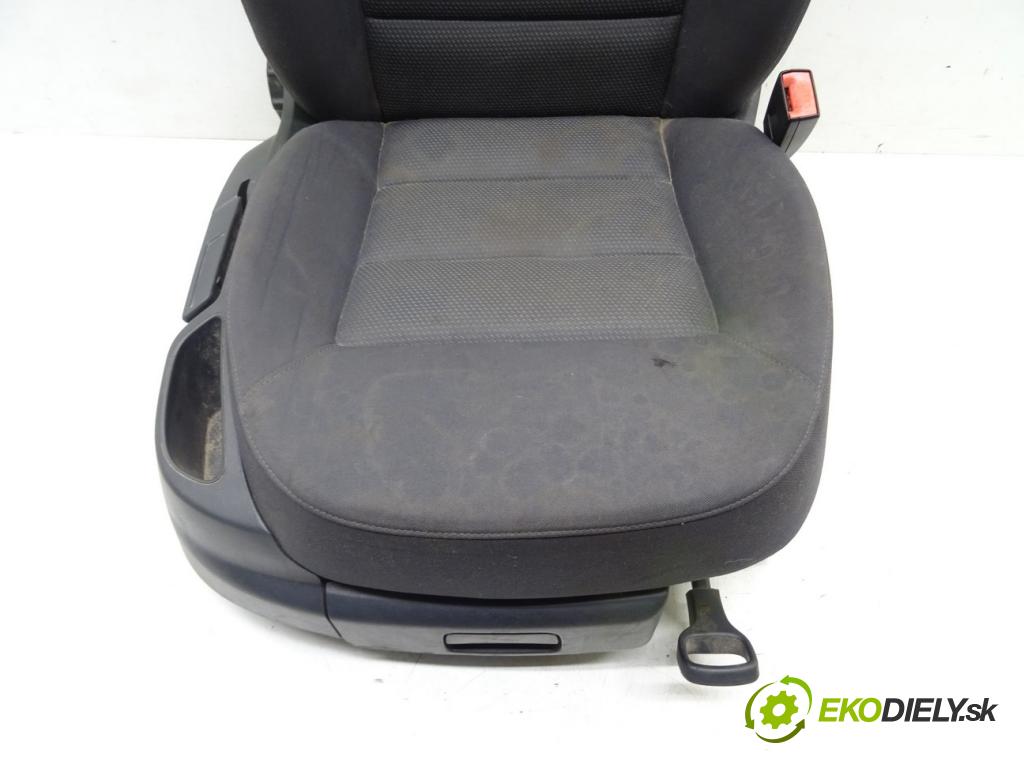 SKODA OCTAVIA II Combi (1Z5) 2004 - 2013    1.9 TDI 77 kW [105 KM] olej napędowy 2004 - 2010  Sedadlo pravy  (Sedačky, sedadlá)