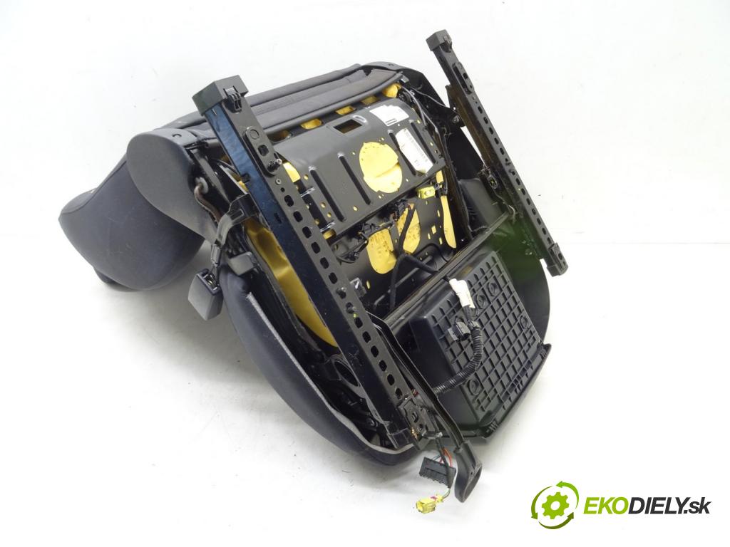 SKODA OCTAVIA II Combi (1Z5) 2004 - 2013    1.9 TDI 77 kW [105 KM] olej napędowy 2004 - 2010  Sedadlo pravy  (Sedačky, sedadlá)