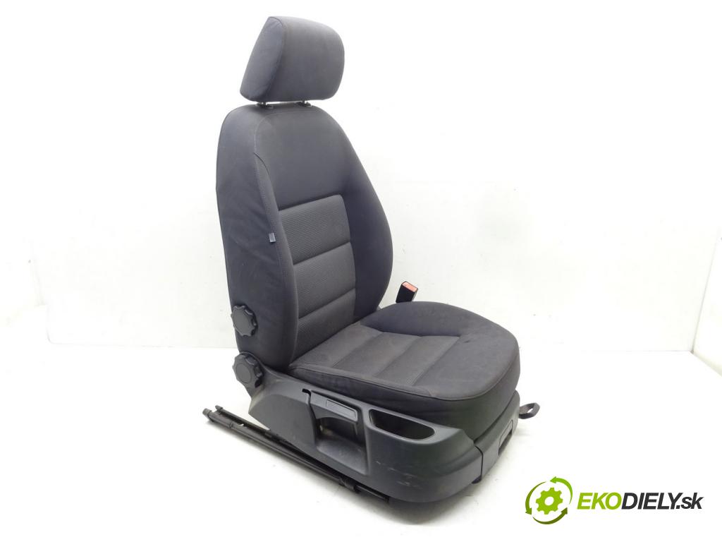 SKODA OCTAVIA II Combi (1Z5) 2004 - 2013    1.9 TDI 77 kW [105 KM] olej napędowy 2004 - 2010  Sedadlo pravy  (Sedačky, sedadlá)