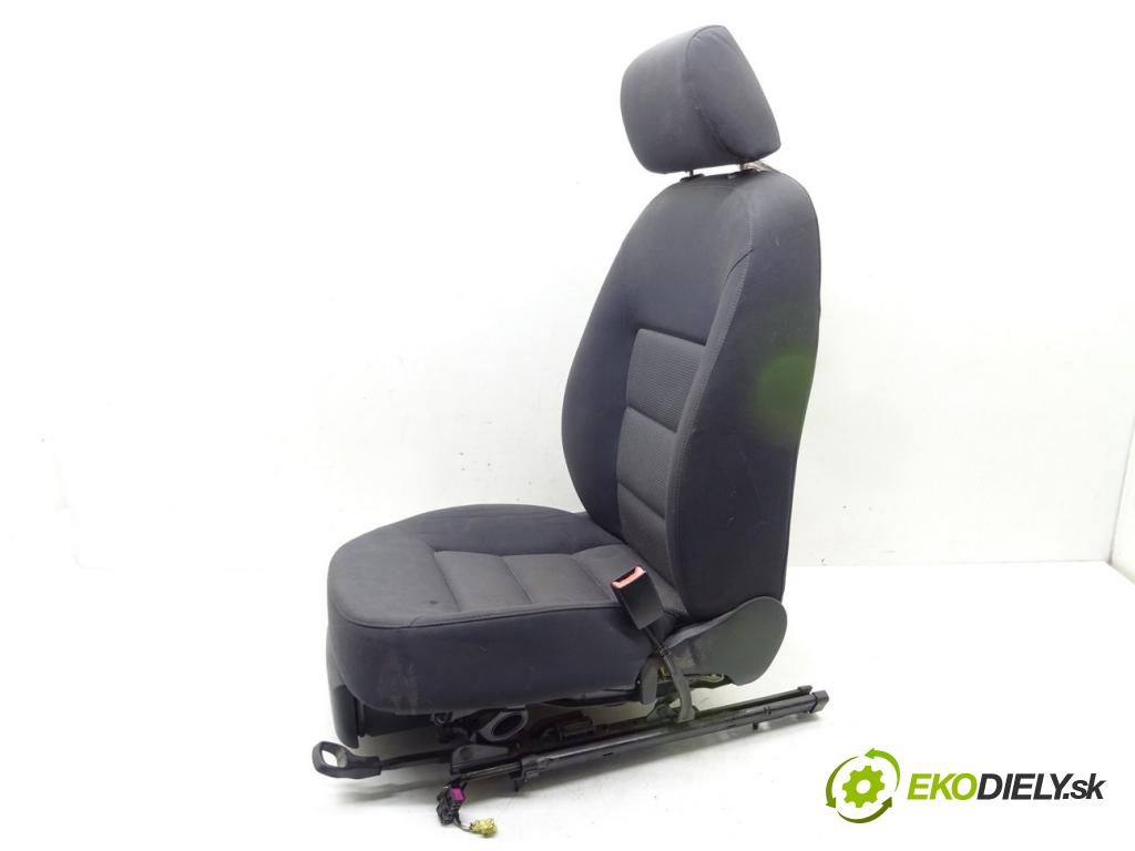 SKODA OCTAVIA II Combi (1Z5) 2004 - 2013    1.9 TDI 77 kW [105 KM] olej napędowy 2004 - 2010  Sedadlo pravy  (Sedačky, sedadlá)