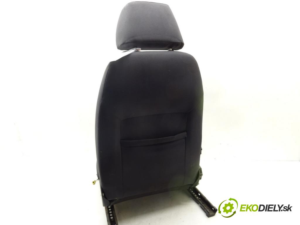 SKODA OCTAVIA II Combi (1Z5) 2004 - 2013    1.9 TDI 77 kW [105 KM] olej napędowy 2004 - 2010  Sedadlo pravy  (Sedačky, sedadlá)