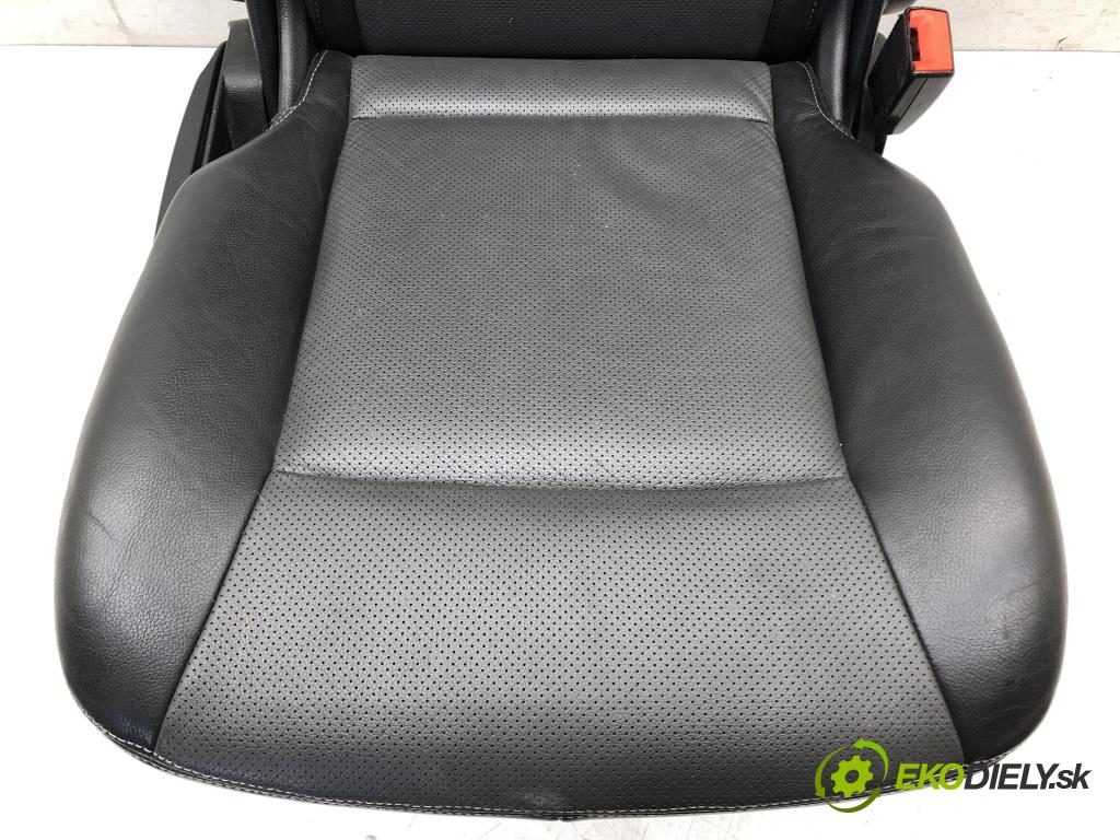 FORD S-MAX (WA6) 2006 - 2014    2.0 TDCi 100 kW [136 KM] olej napędowy 2006 - 2014  Sedadlo zadný  (Sedačky, sedadlá)