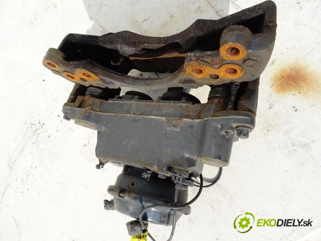 RENAULT TRUCKS T 2013 - 2022 460P LOW Brzdič strmeň predný ľavy (Ostatné)