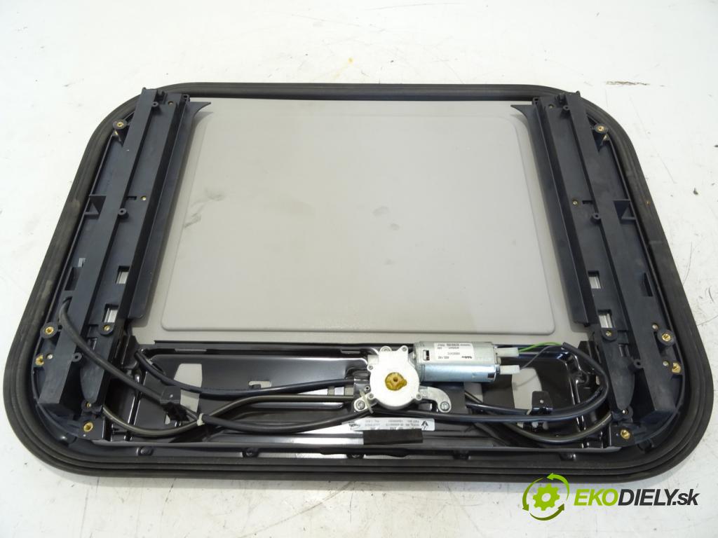 RENAULT TRUCKS T 2013 - 2022    460P LOW  střešní okno 7484505331 (Okna karoserie)