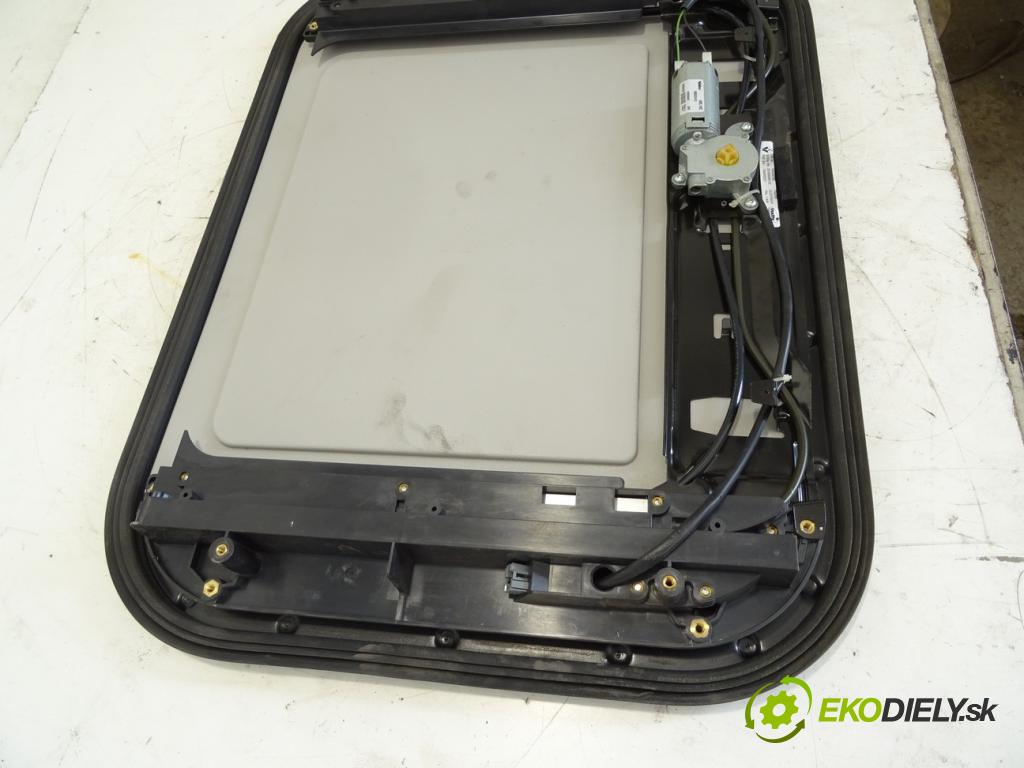 RENAULT TRUCKS T 2013 - 2022    460P LOW  střešní okno 7484505331 (Okna karoserie)