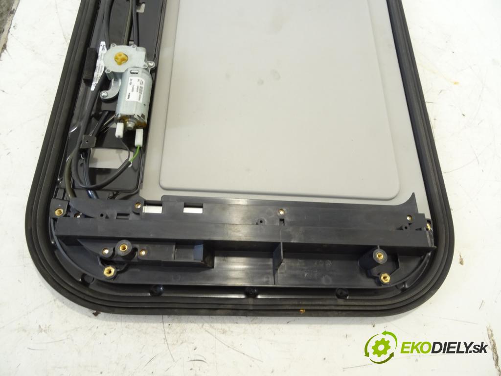 RENAULT TRUCKS T 2013 - 2022    460P LOW  střešní okno 7484505331 (Okna karoserie)