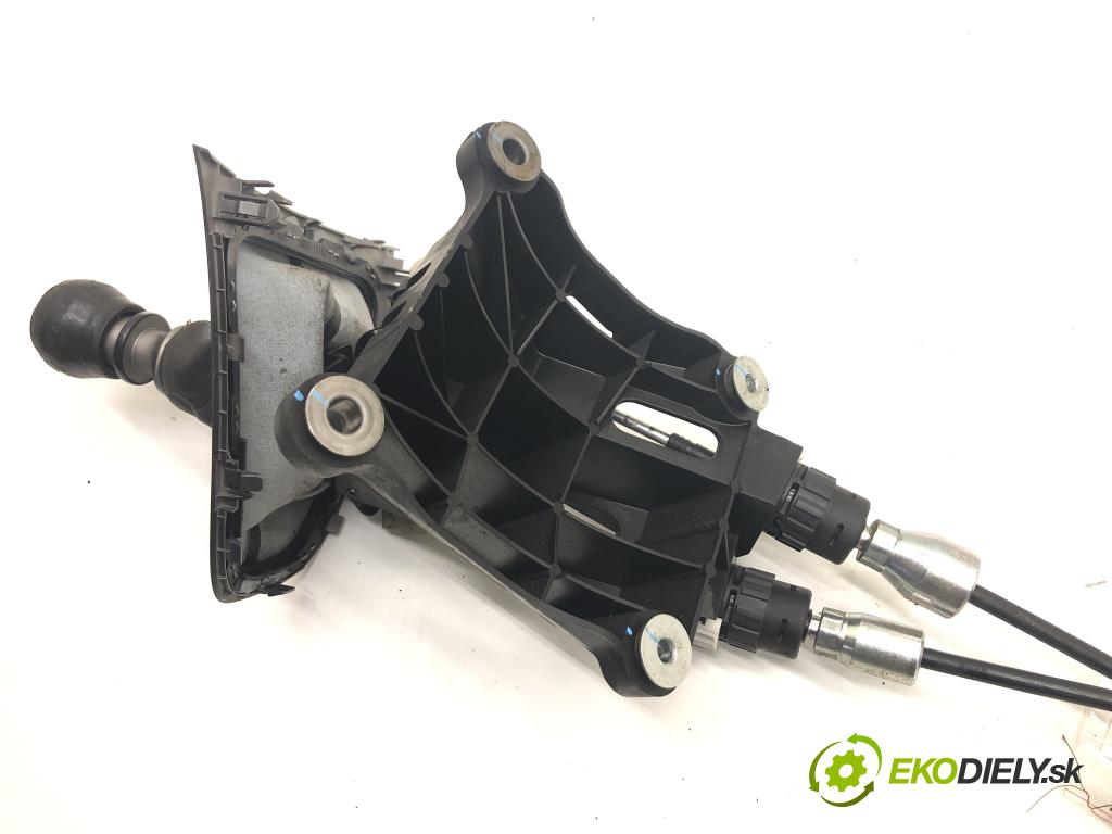 TOYOTA AURIS (_E15_) 2006 - 2012    2.0 D-4D (ADE150_) 93 kW [126 KM] olej napędowy 20  Kulisa  (Rýchlostné páky / kulisy)