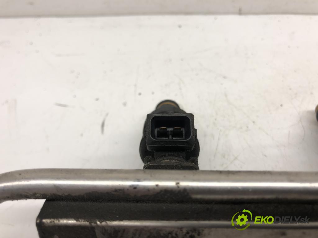 AUDI A3 (8L1) 1996 - 2006    1.8 T 110 kW [150 KM] benzyna 1996 - 2003  Lišta vstrekovacia Vstrekovacie ventily 0280160557 (Vstrekovacie lišty)