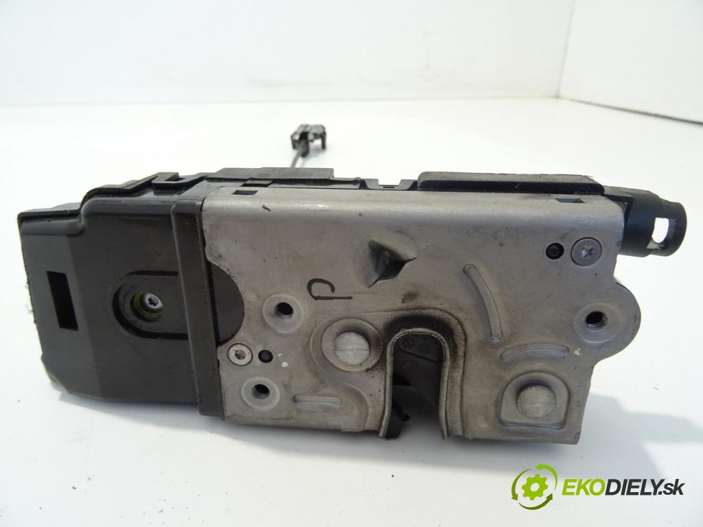 RENAULT TRUCKS T 2013 - 2022    460P LOW  zámok přední část pravý 84086966