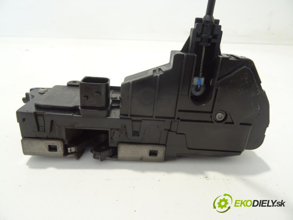 RENAULT TRUCKS T 2013 - 2022    460P LOW  zámok přední část pravý 84086966