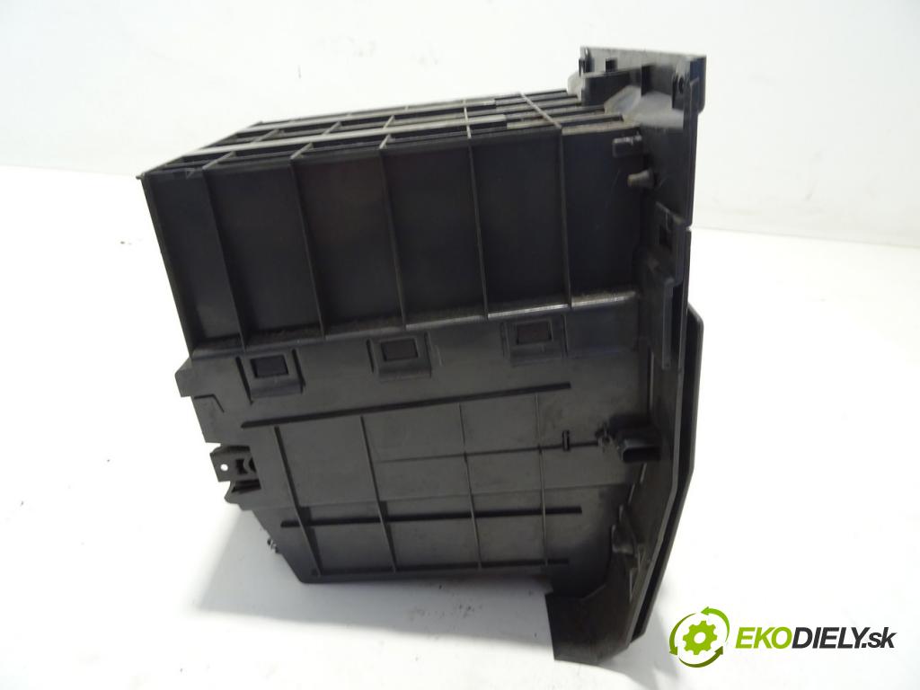 RENAULT TRUCKS T 2013 - 2022 460P LOW Priehradka, kastlík ZÁSUVKA: 84527817