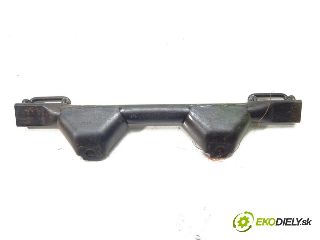 AUDI ---    ---  ISOFIX uchycení POKOJE: 8E0813545