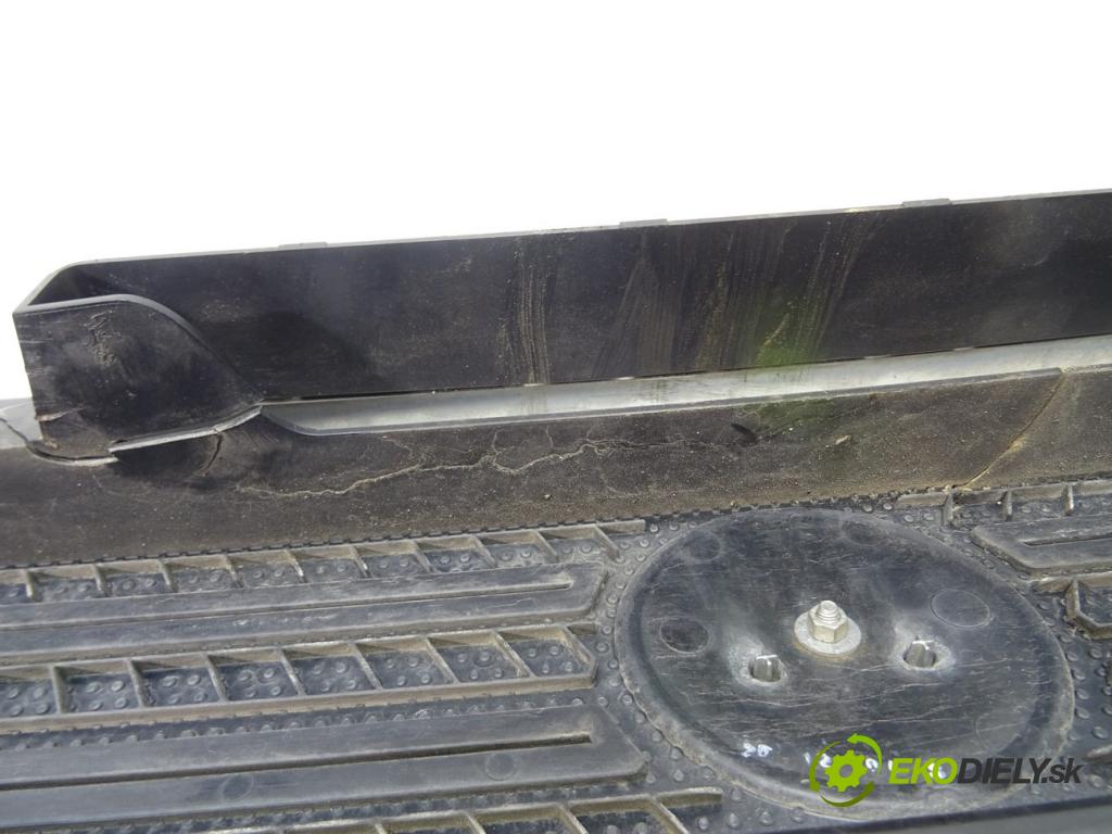 FIAT IDEA (350_) 2003 - 2022    1.3 D Multijet 51 kW [70 KM] olej napędowy 2004 -   mřížka maska  (Mřížky (masky) chladičů)