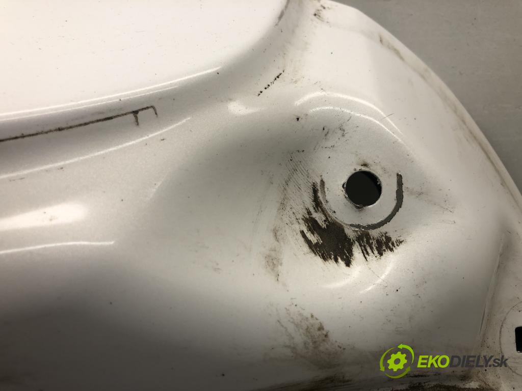 MAZDA 3 (BL) 2008 - 2014    2.2 MZR CD (BL10) 136 kW [185 KM] olej napędowy 20  zadní část kapota  (Zadní kapoty)