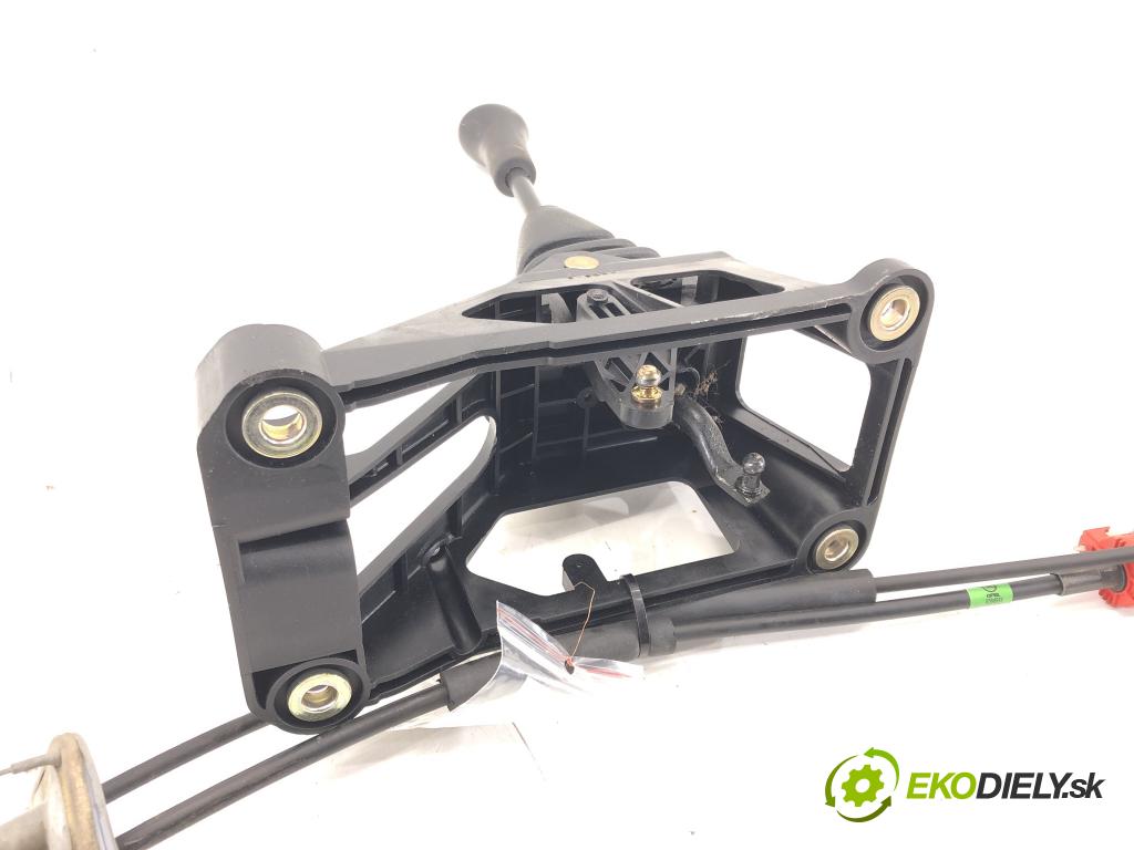 OPEL AGILA (A) (H00) 2000 - 2007    1.2 16V (F68) 55 kW [75 KM] benzyna 2000 - 2007  Kulisa  (Rýchlostné páky / kulisy)