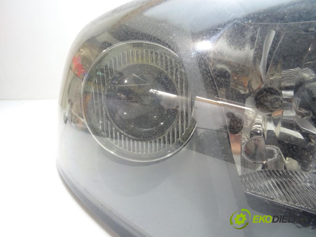 VOLVO V50 (545) 2003 - 2012    2.0 CDI 98 kW [133 KM] olej napędowy 2003 - 2006  Svetlomet pravy 30698886 (Pravé)