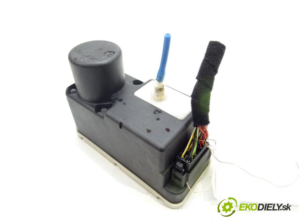 VW POLO (6N2) 1999 - 2001    1.4 44 kW [60 KM] benzyna 1999 - 2001  pumpa centrálneho zámku 6N0962257 (Riadiace jednotky centrálneho zámku)