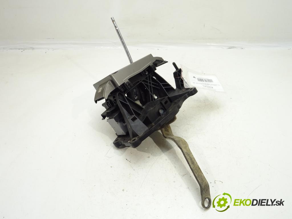 TOYOTA LAND CRUISER 200 (_J2_) 2007 - 2022    5.7 V8 (URJ200) 280 kW [381 KM] benzyna 2008 - 202  Kulisa  (Rýchlostné páky / kulisy)