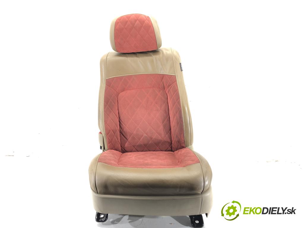 TOYOTA LAND CRUISER 200 (_J2_) 2007 - 2022    5.7 V8 (URJ200) 280 kW [381 KM] benzyna 2008 - 202  Sedadlo ľavy  (Sedačky, sedadlá)