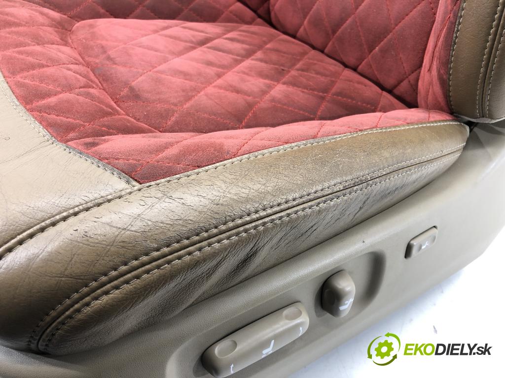 TOYOTA LAND CRUISER 200 (_J2_) 2007 - 2022    5.7 V8 (URJ200) 280 kW [381 KM] benzyna 2008 - 202  Sedadlo ľavy  (Sedačky, sedadlá)