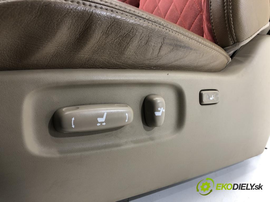 TOYOTA LAND CRUISER 200 (_J2_) 2007 - 2022    5.7 V8 (URJ200) 280 kW [381 KM] benzyna 2008 - 202  Sedadlo ľavy  (Sedačky, sedadlá)