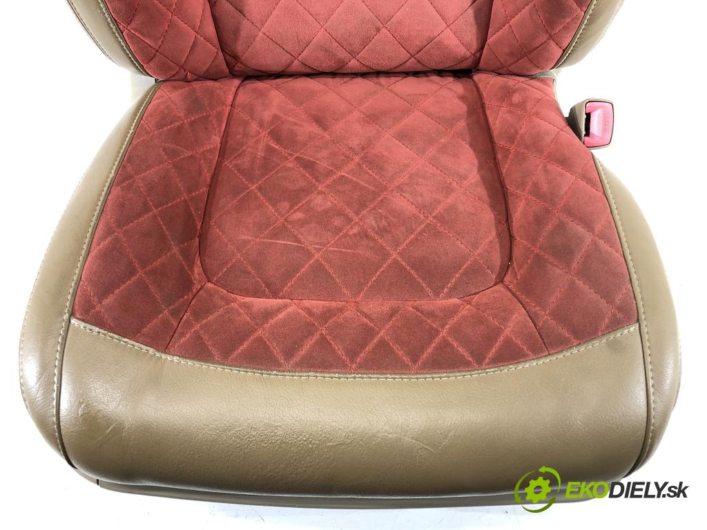 TOYOTA LAND CRUISER 200 (_J2_) 2007 - 2022    5.7 V8 (URJ200) 280 kW [381 KM] benzyna 2008 - 202  Sedadlo pravy  (Sedačky, sedadlá)