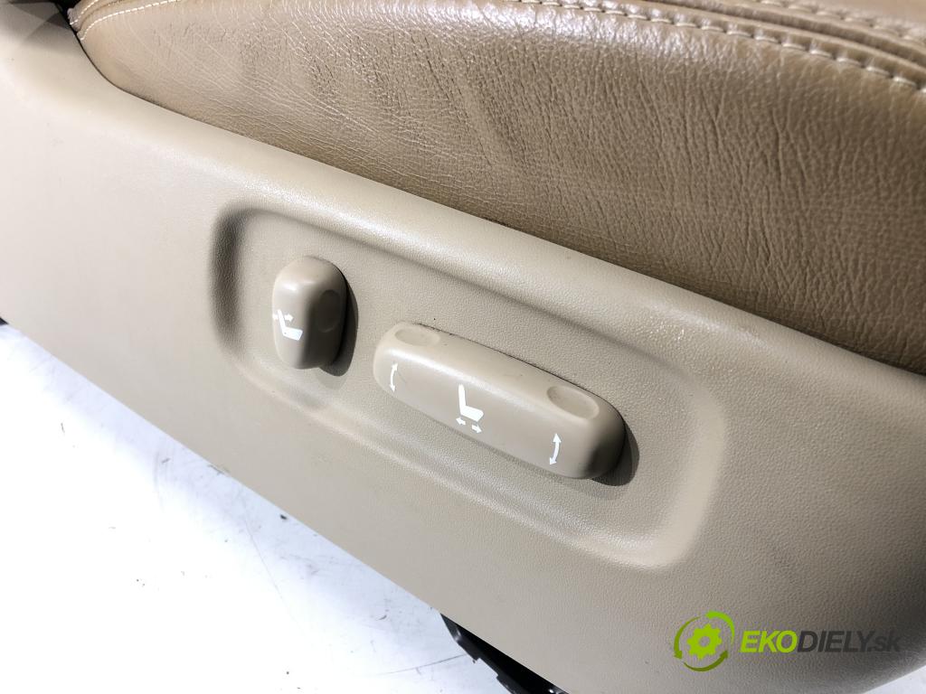 TOYOTA LAND CRUISER 200 (_J2_) 2007 - 2022    5.7 V8 (URJ200) 280 kW [381 KM] benzyna 2008 - 202  Sedadlo pravy  (Sedačky, sedadlá)