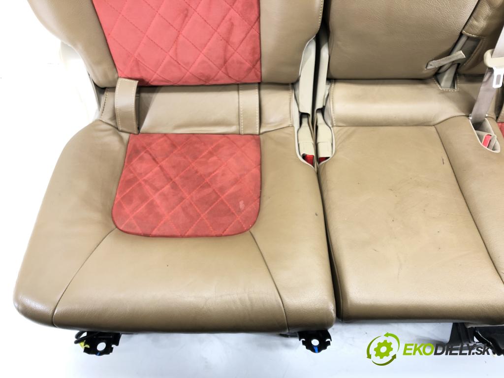 TOYOTA LAND CRUISER 200 (_J2_) 2007 - 2022    5.7 V8 (URJ200) 280 kW [381 KM] benzyna 2008 - 202  Sedadlo zad 0 (Sedačky, sedadlá)
