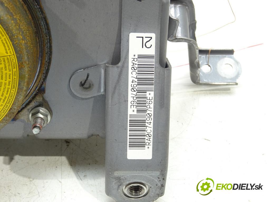 TOYOTA LAND CRUISER 200 (_J2_) 2007 - 2022    5.7 V8 (URJ200) 280 kW [381 KM] benzyna 2008 - 202  AirBag spolujazdca  (Airbagy)