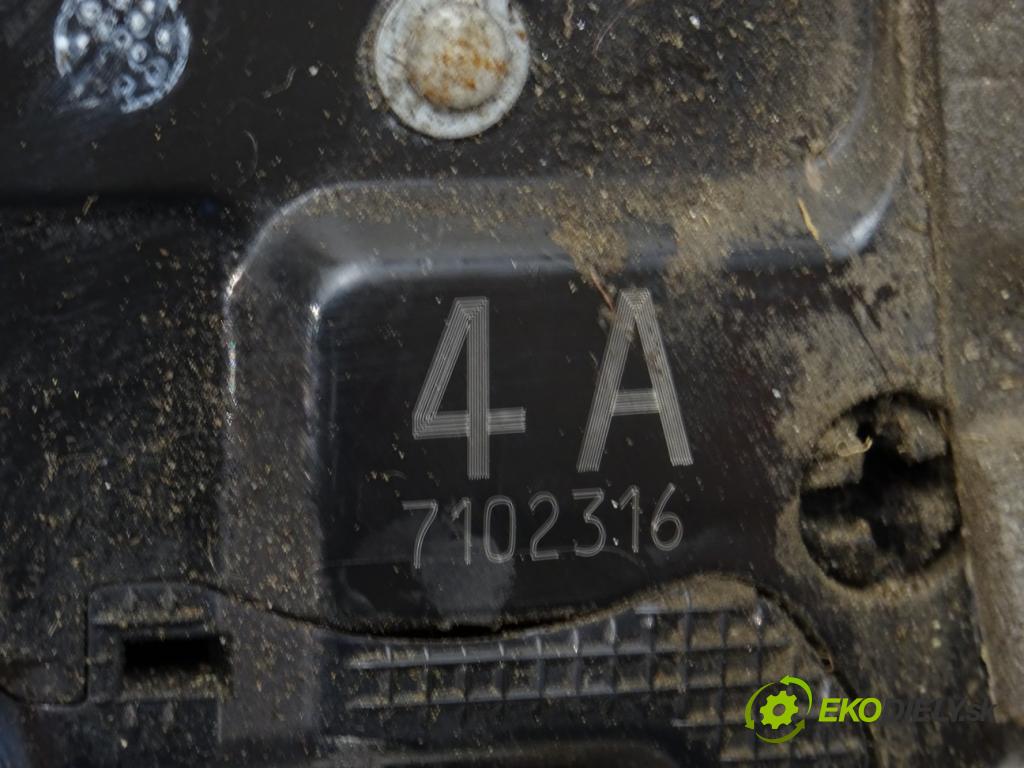 TOYOTA LAND CRUISER 200 (_J2_) 2007 - 2022    5.7 V8 (URJ200) 280 kW [381 KM] benzyna 2008 - 202  zámok zadní část pravý