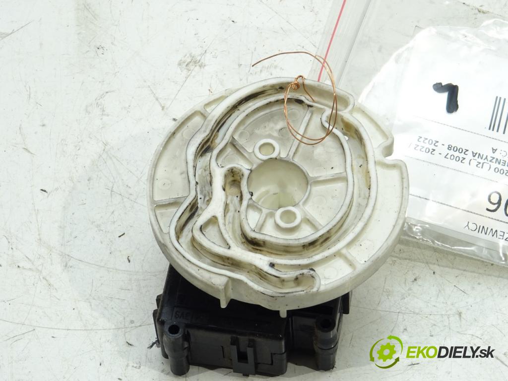 TOYOTA LAND CRUISER 200 (_J2_) 2007 - 2022    5.7 V8 (URJ200) 280 kW [381 KM] benzyna 2008 - 202  Motorček kúrenia 063800-1100 (Motorčeky kúrenia)