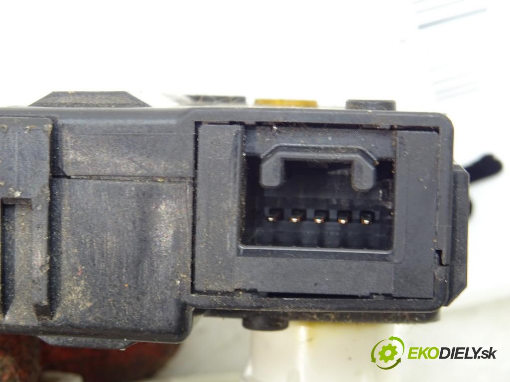 TOYOTA LAND CRUISER 200 (_J2_) 2007 - 2022    5.7 V8 (URJ200) 280 kW [381 KM] benzyna 2008 - 202  Motorček kúrenia 063800-1100 (Motorčeky kúrenia)