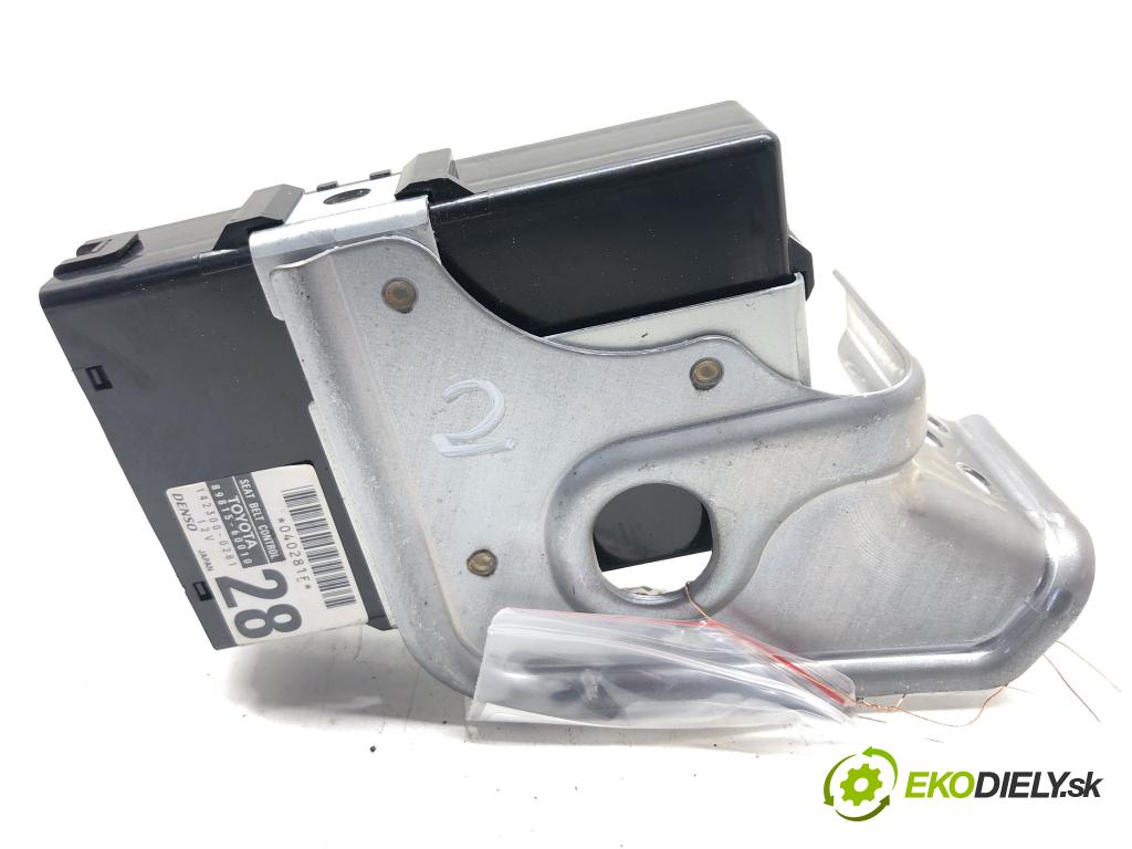 TOYOTA LAND CRUISER 200 (_J2_) 2007 - 2022    5.7 V8 (URJ200) 280 kW [381 KM] benzyna 2008 - 202  Modul 89815-60010 (Ostatné)