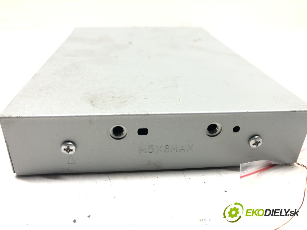 TOYOTA LAND CRUISER 200 (_J2_) 2007 - 2022    5.7 V8 (URJ200) 280 kW [381 KM] benzyna 2008 - 202  Zosilňovač 86180-0W031 (Zosilňovače)